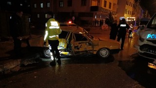 Polis aracı ile otomobil çarpıştı 4 yaralandı