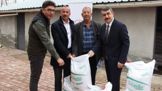 Yalıhüyüklü çiftçilere  nohut tohumu desteği