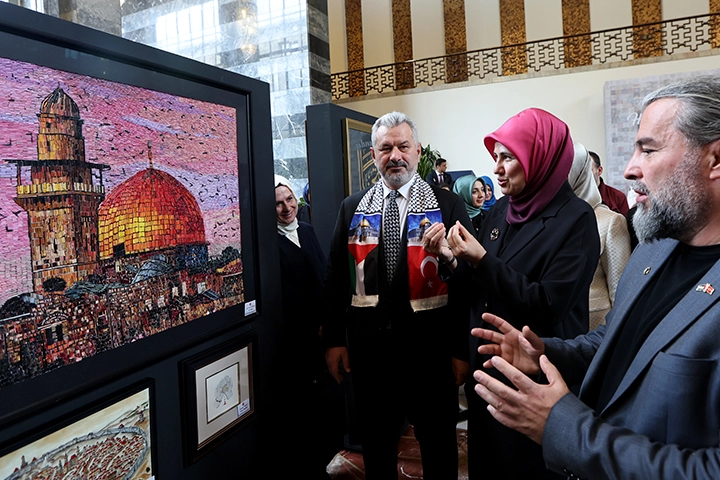 TBMM’de Gazze’ye destek sergisi "Hilalin Işığında" açıldı