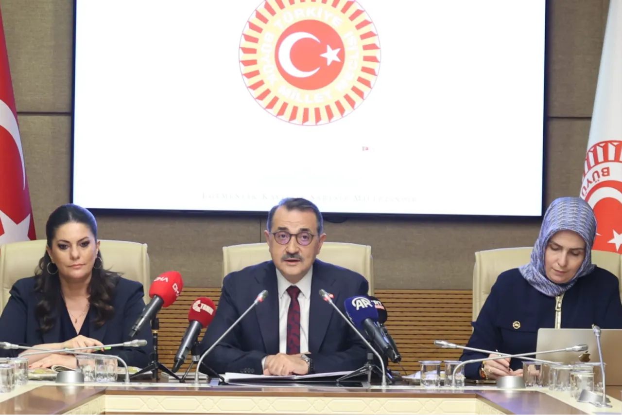 Komisyon beklenen raporu sundu... Türkiye yapay zekâda üreten ve düzenleyen olacak