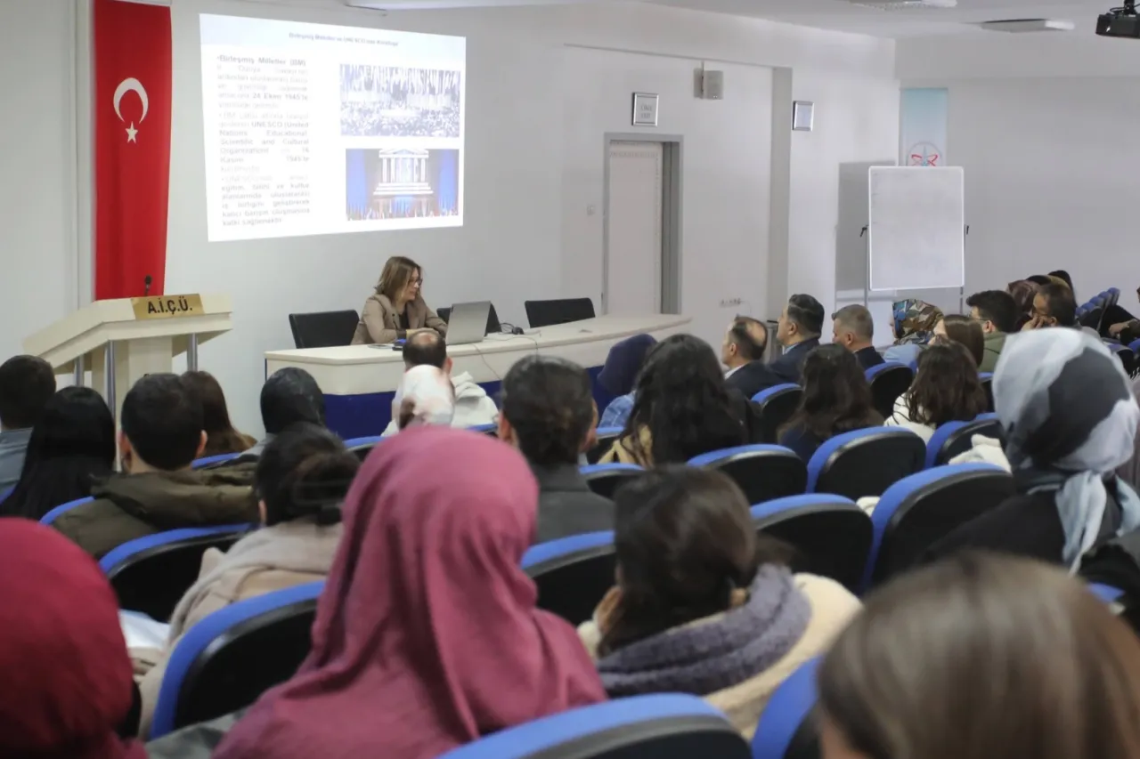 AİÇÜ’de 'Kültürel Miras ve UNESCO' konferansı