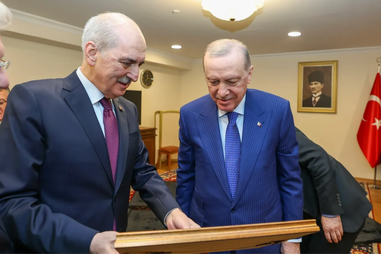 TBMM'de nostaljik fotoğraf hediyesi