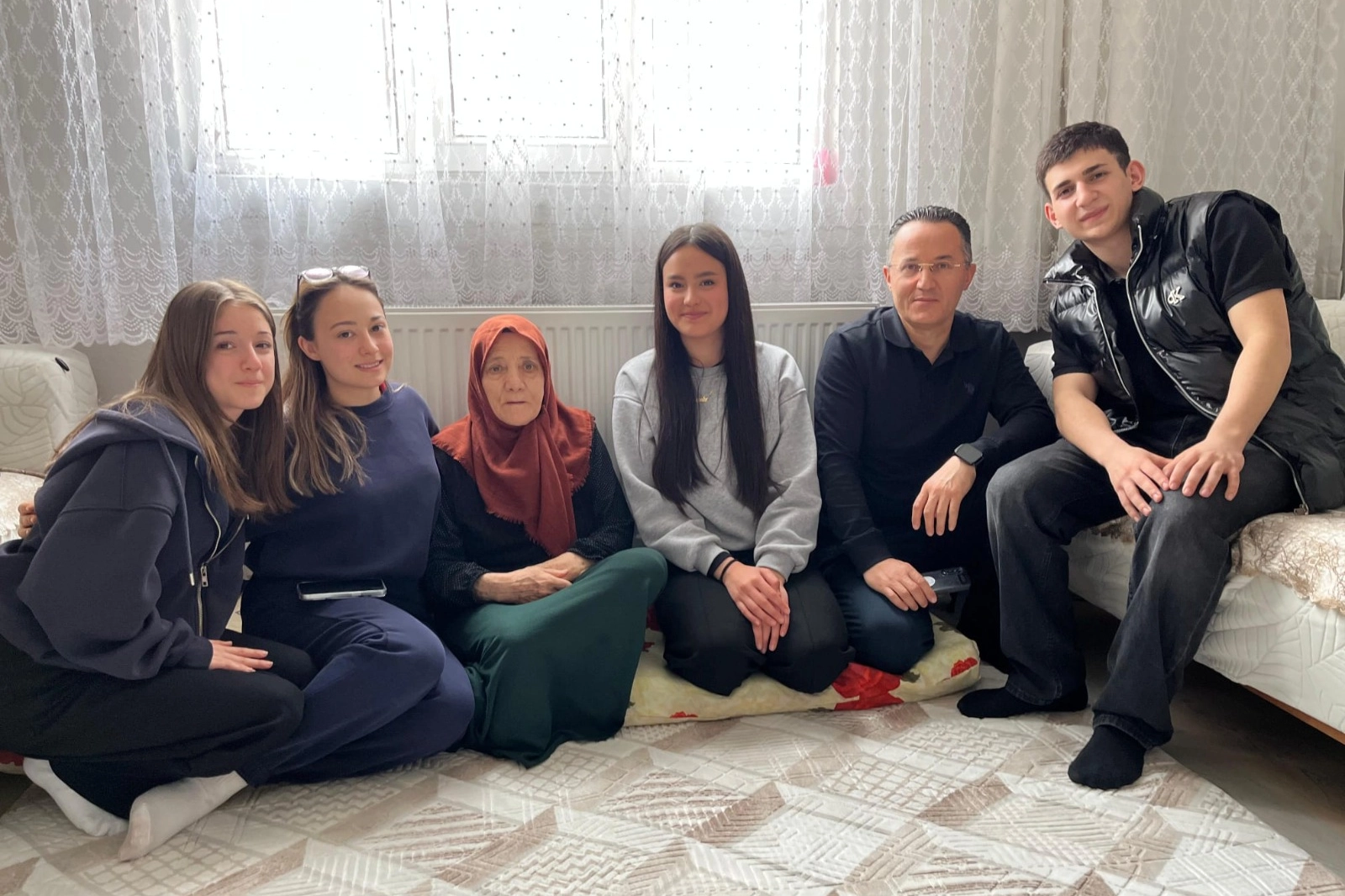 Bursa Yıldırımlı marifetli gençler büyüklerle buluşuyor