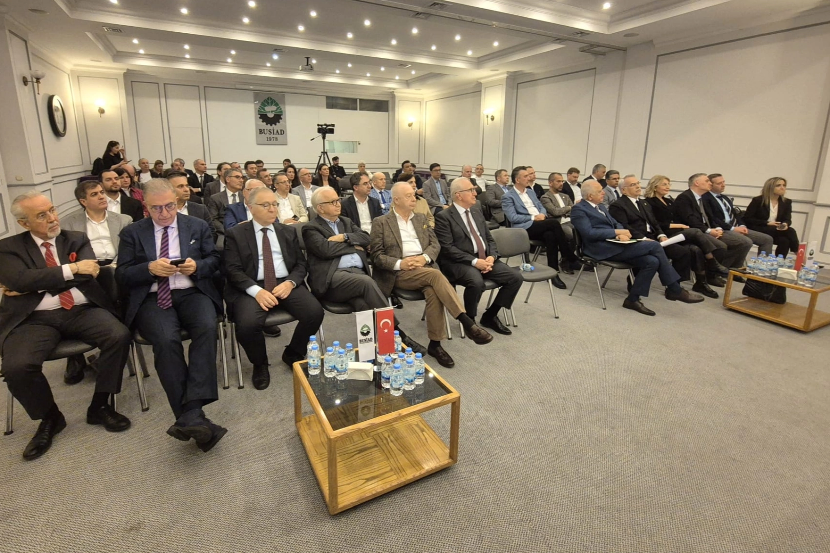 BUSİAD: Türkiye riskler kadar büyük fırsatlarla da karşı karşıya