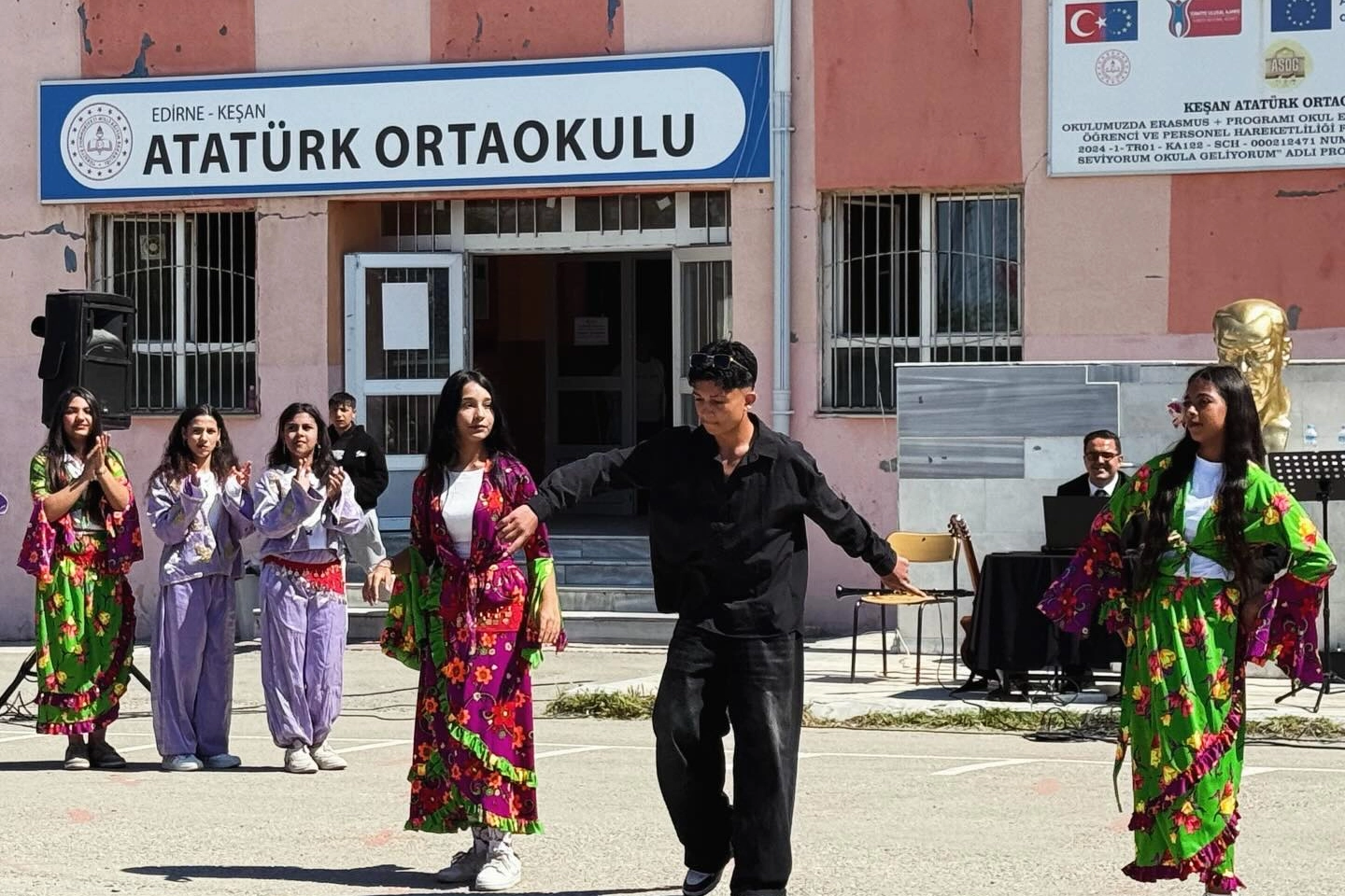Keşan Atatürk Ortaokulu’nda bahar coşkusu