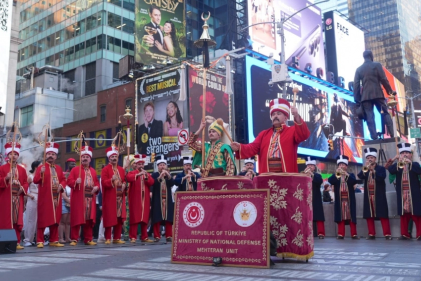 MSB Mehteran Birliği'nden Times Meydanı'nda müthiş performans