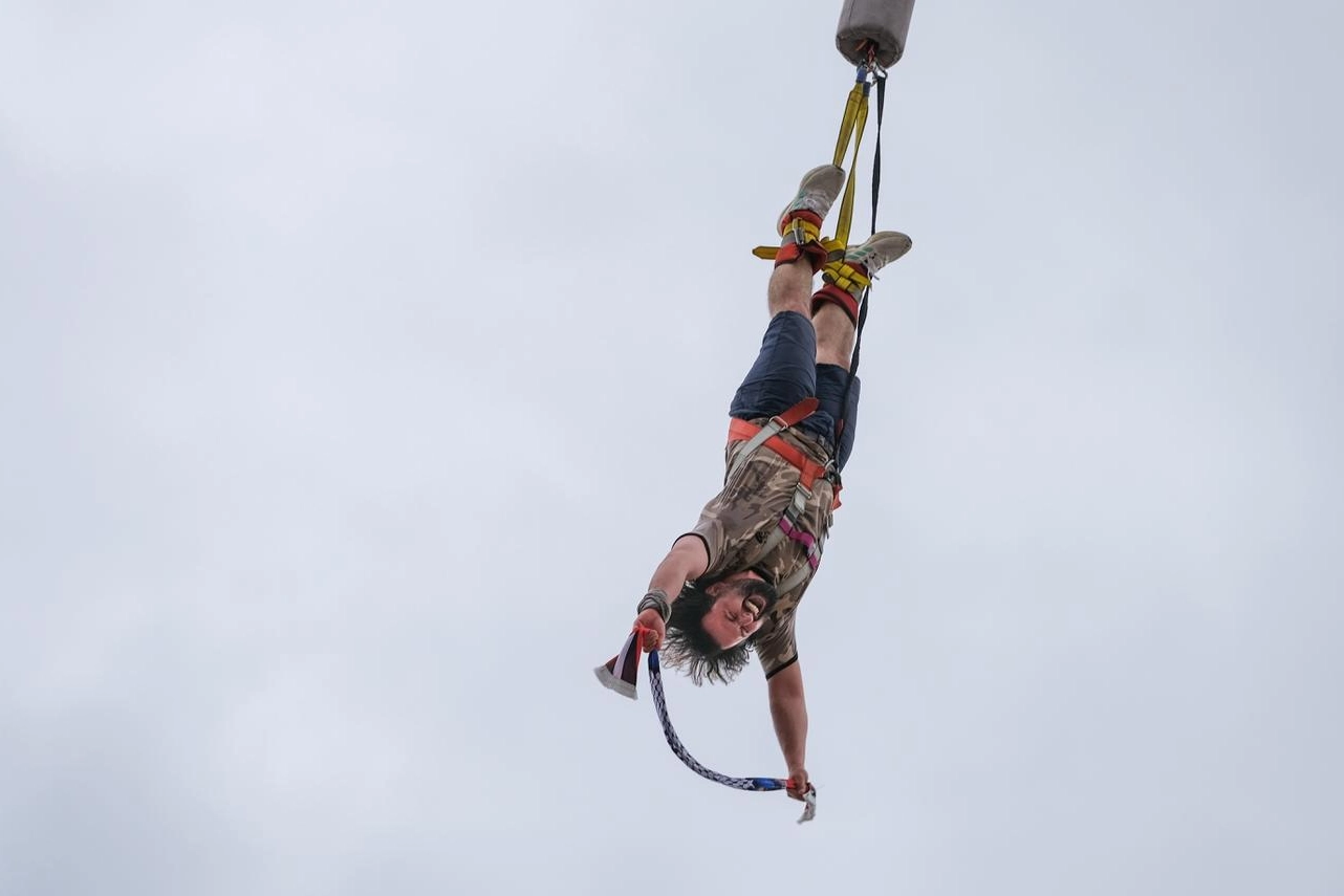 Kocaeli'de bungee jumping ile adrenalinli dakikalar