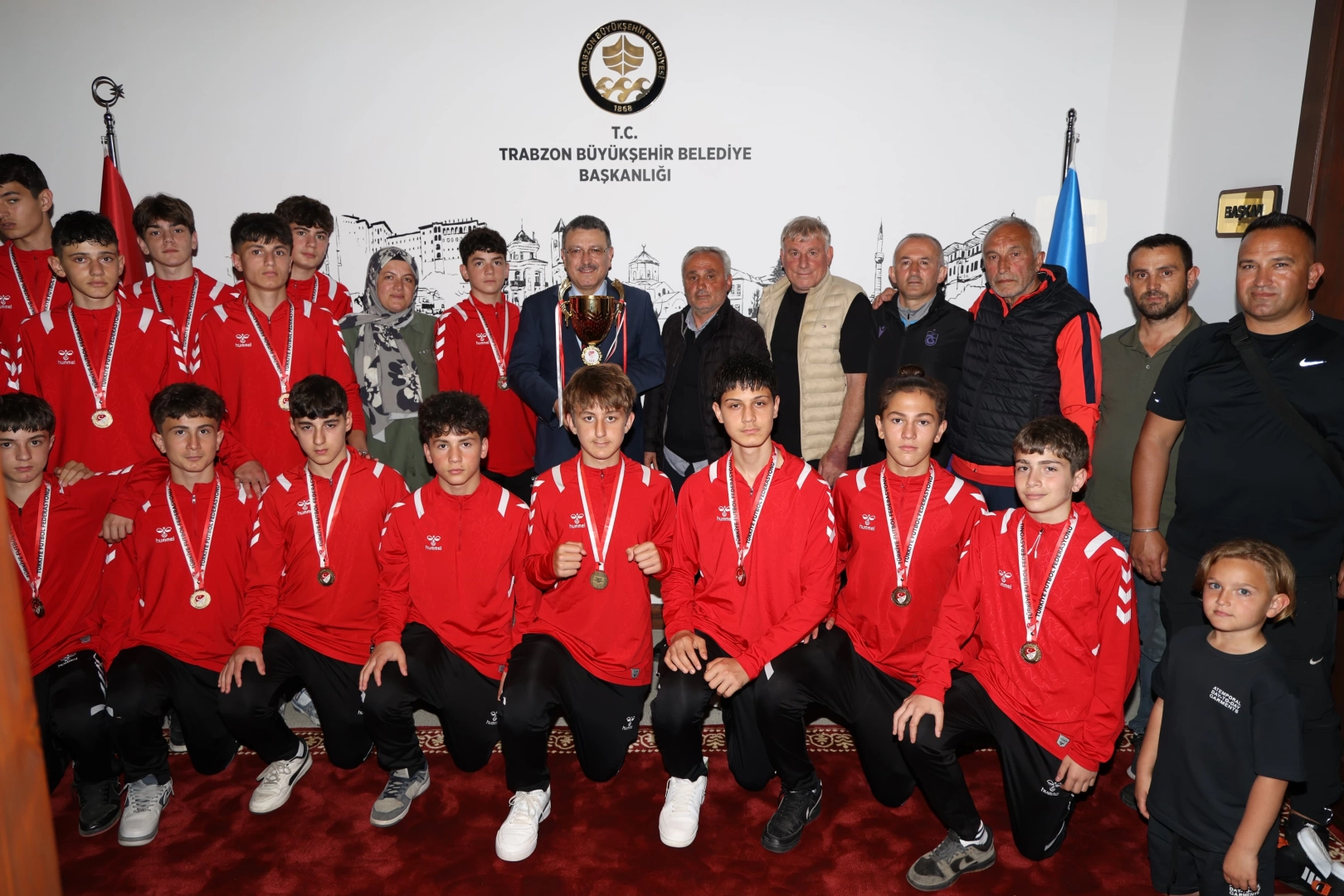 Trabzon'da Başkan Genç, şampiyon takımı ağırladı