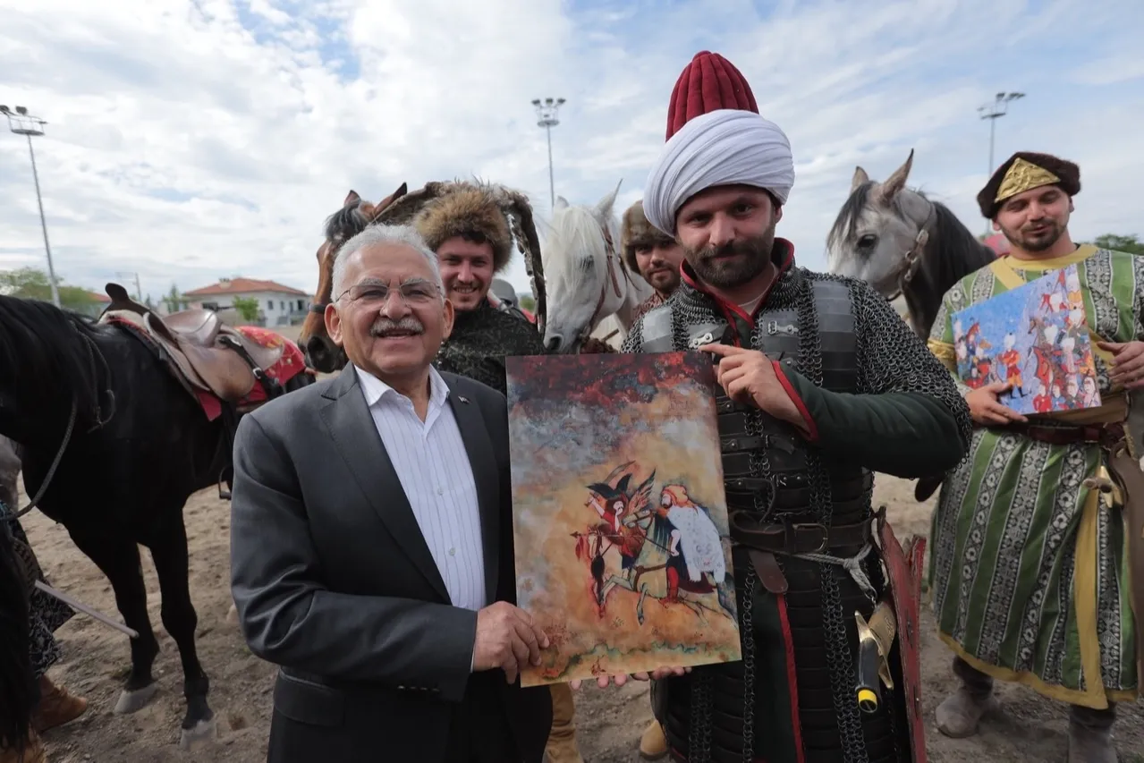 “Erciyes’in Gölgesinde Geleneksel Atlı Spor Gösterisi”ne büyük ilgi