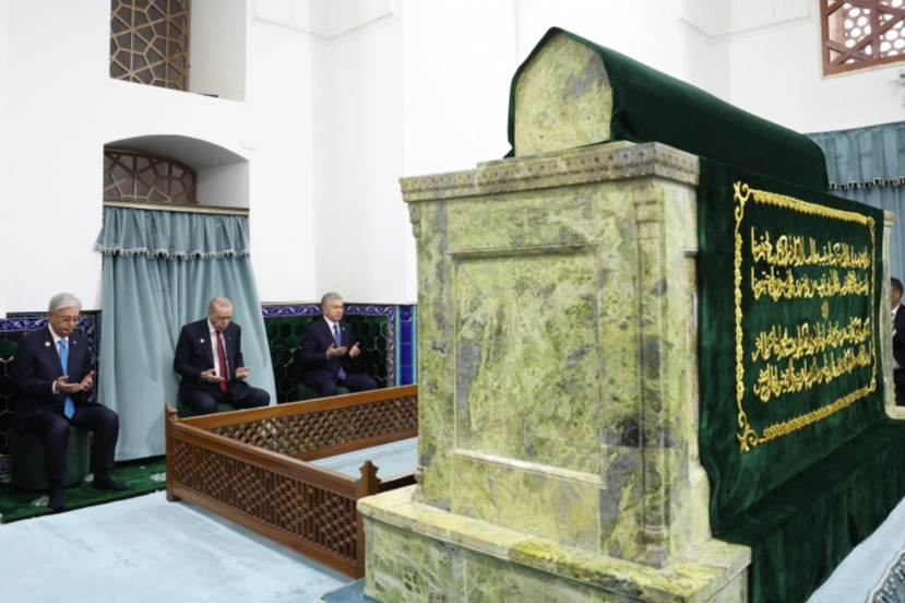 Cumhurbaşkanı Erdoğan, Türkistan’da kültür gezisinde