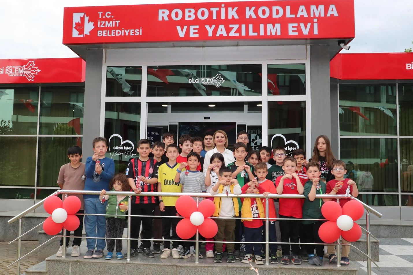 İzmit’te Robotik Kodlama ve Yazılım Evi açıldı