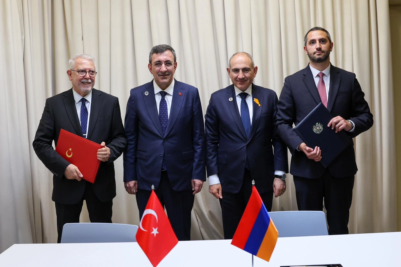 Cumhurbaşkanı Yardımcısı Cevdet Yılmaz Erivan’da temaslarını sürdürüyor