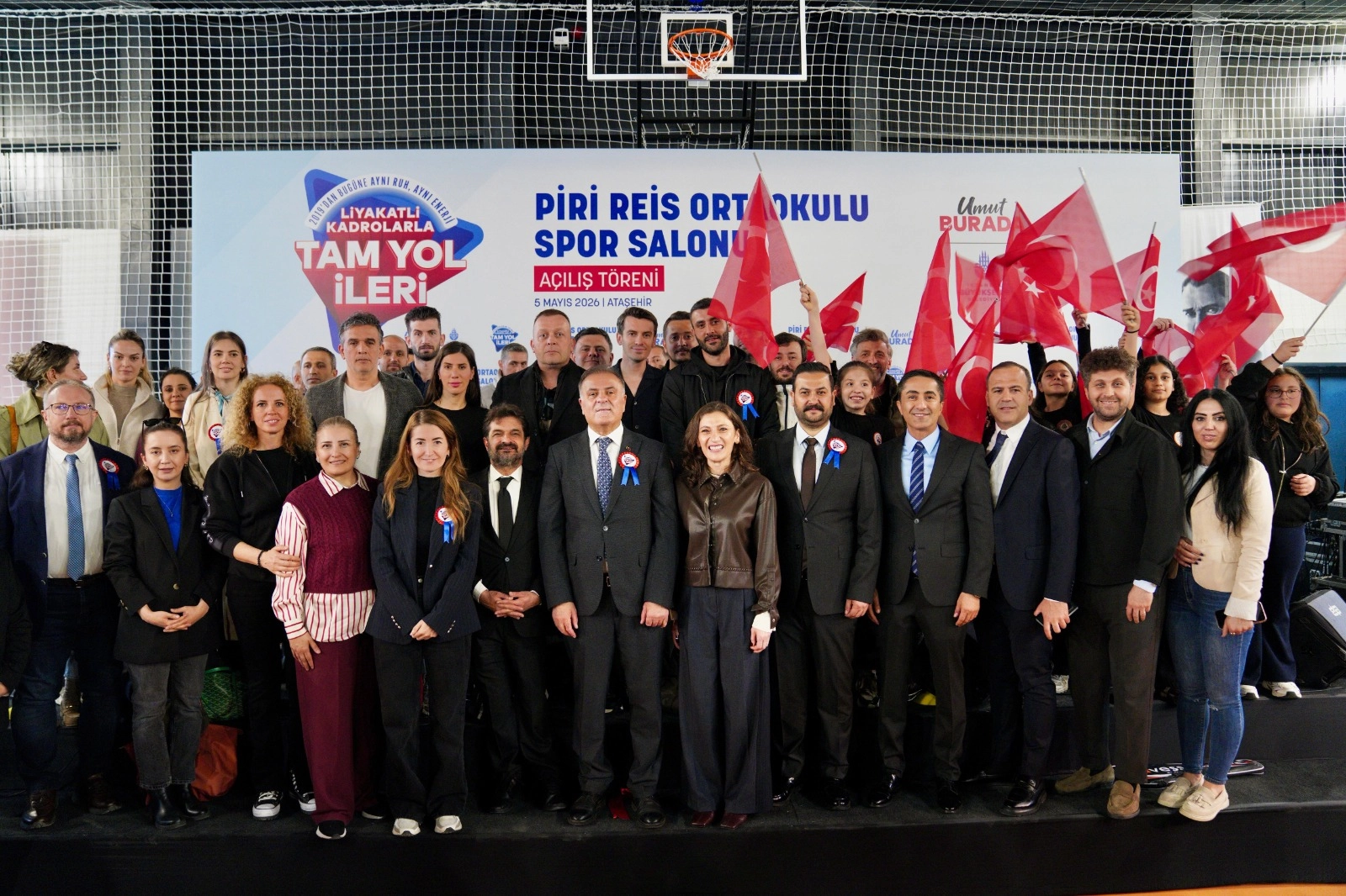İstanbul Ataşehir’de okul bahçesine modern spor salonu
