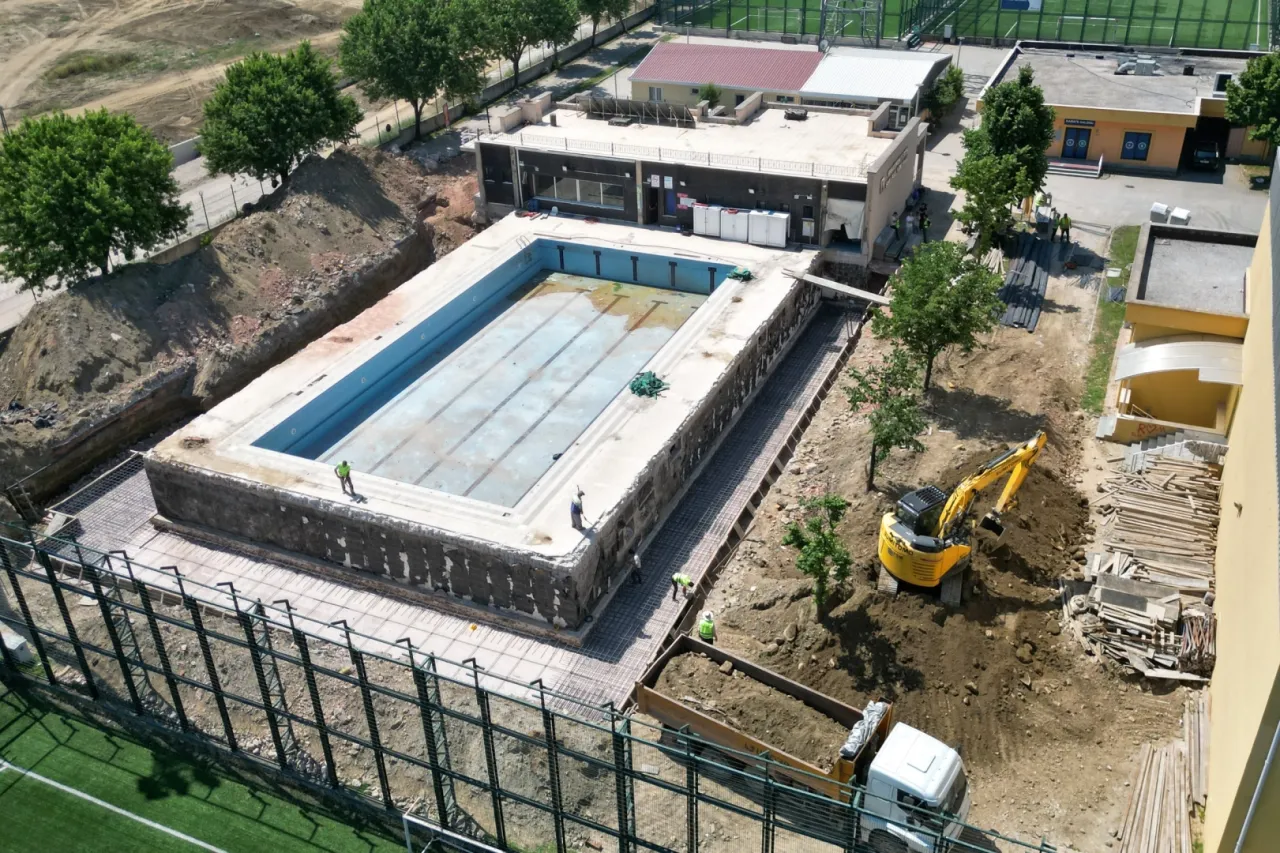 Bursa Yıldırım'a 4 mevsim havuz hazırlığı