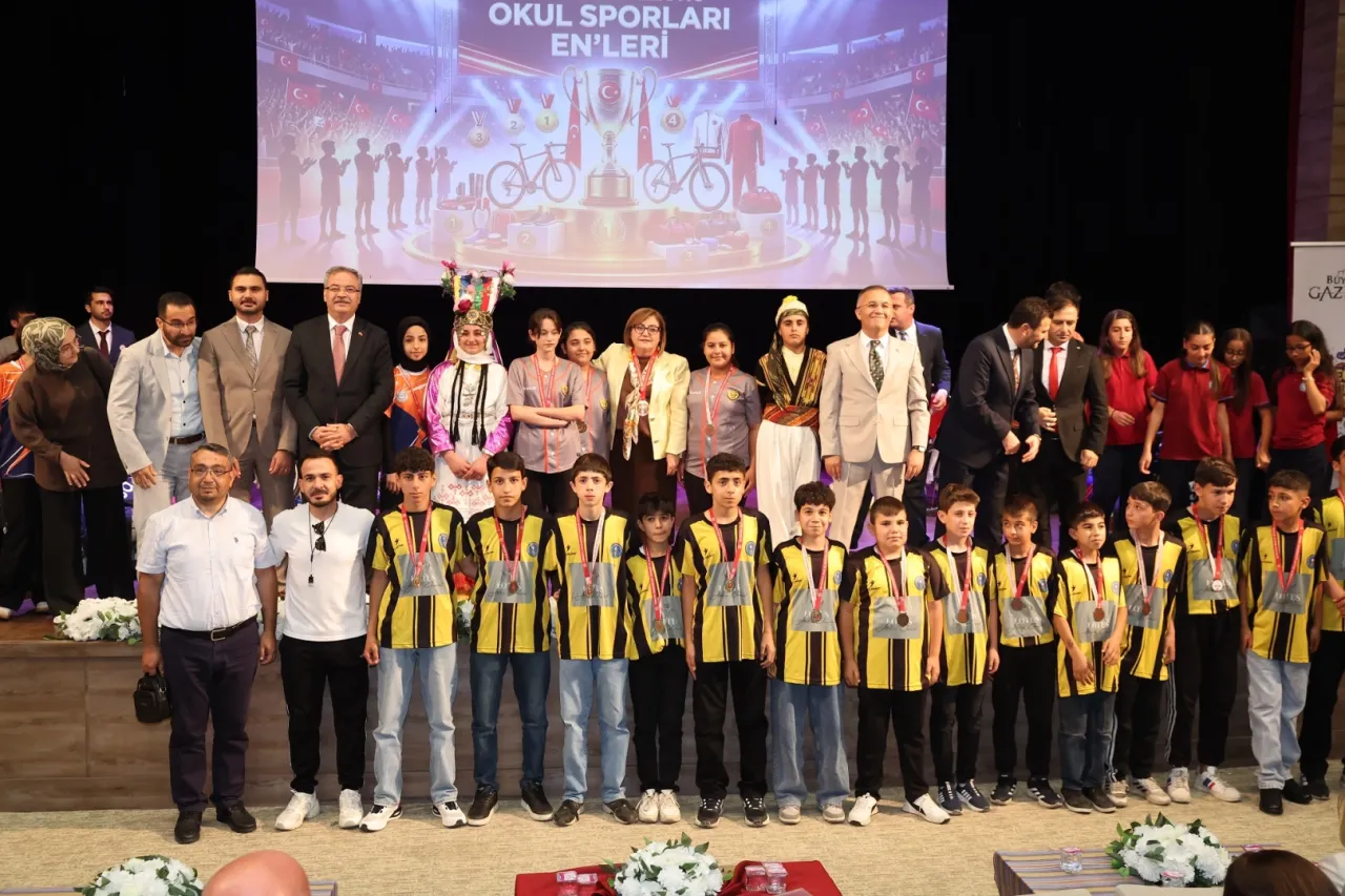 Gaziantep'te 'Okul Sporları Enleri' ödüllendirildi