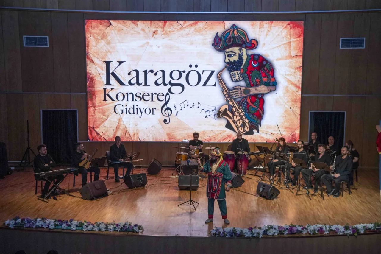 Ankara’da Karagöz Müzikali sezon finalini yaptı