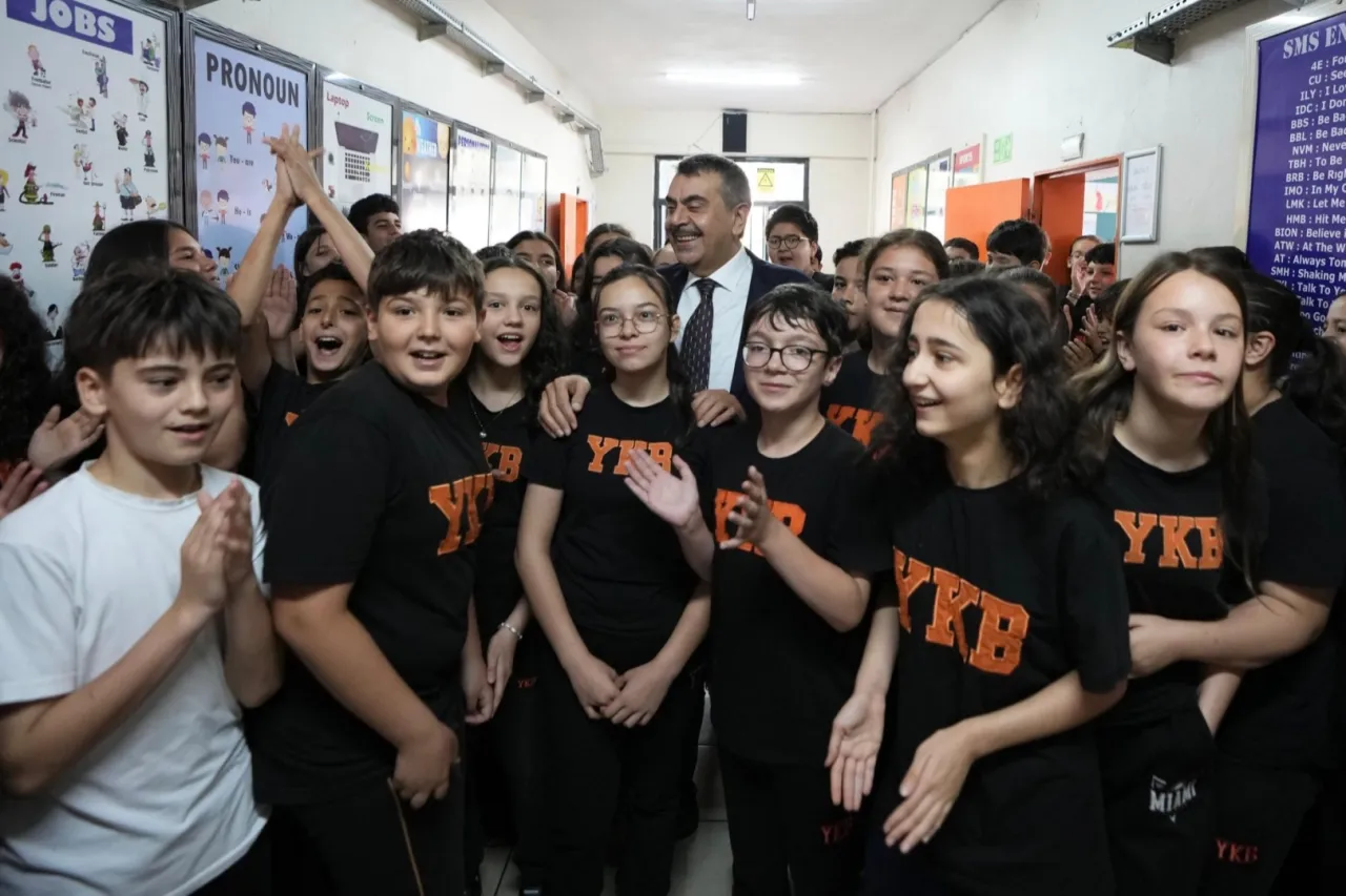 Bursa'da Bakan Tekin'den sürpriz okul ziyareti
