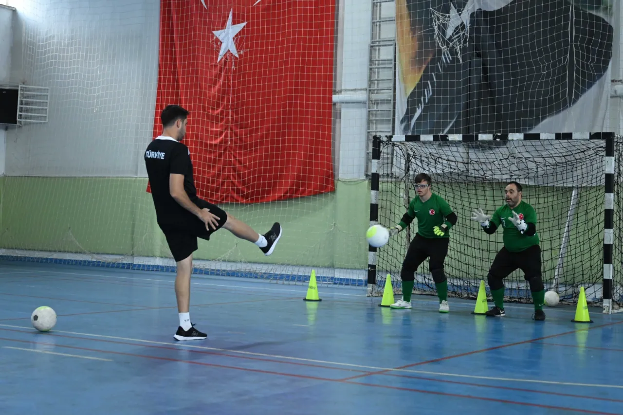 Konya, dünyaya hazırlanan özel sporcuların güç merkezi oldu