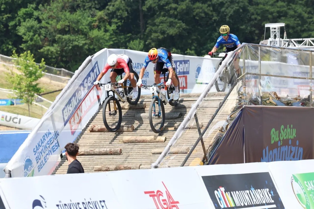Dünyanın en iyileri Sakarya'da pedal çeviriyor
