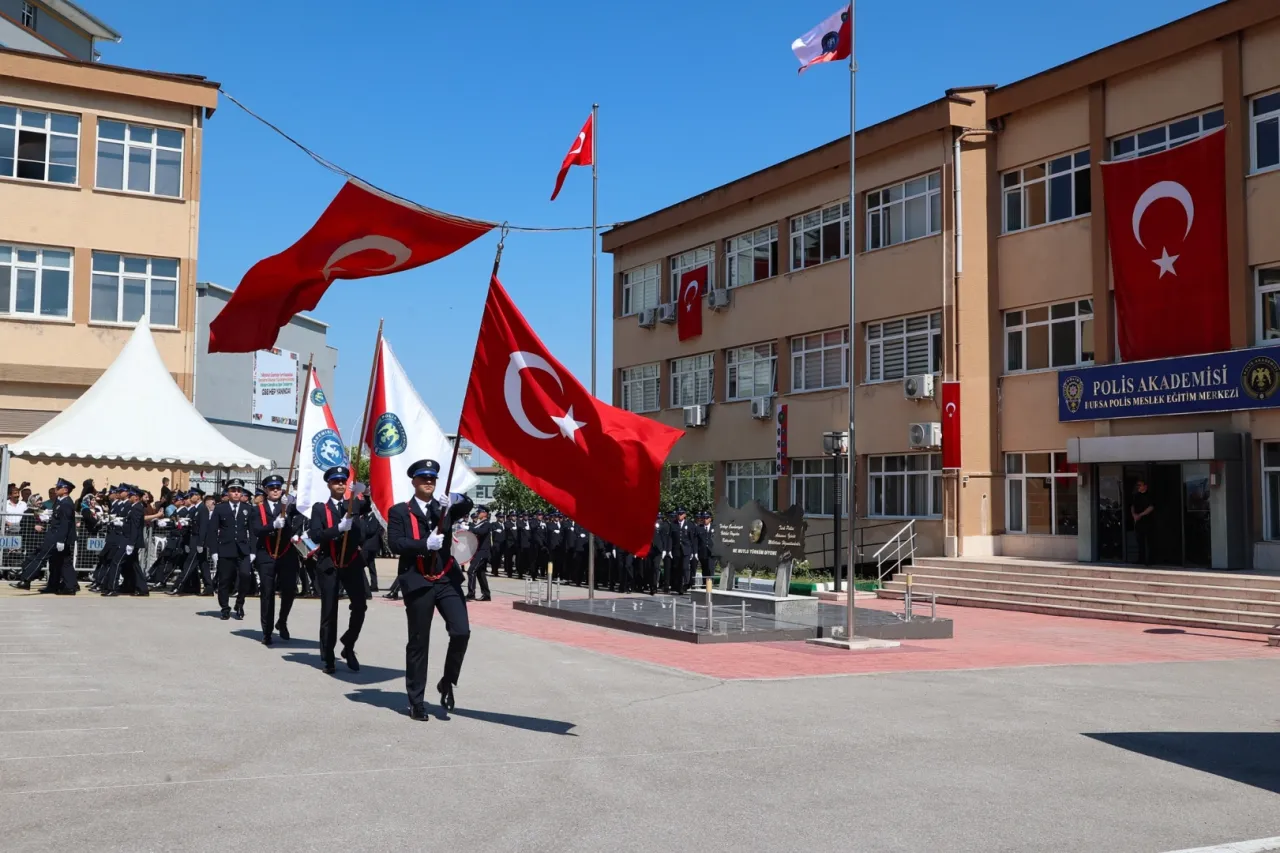 Bursa POMEM’de 475 yeni polis adayı mezun oldu