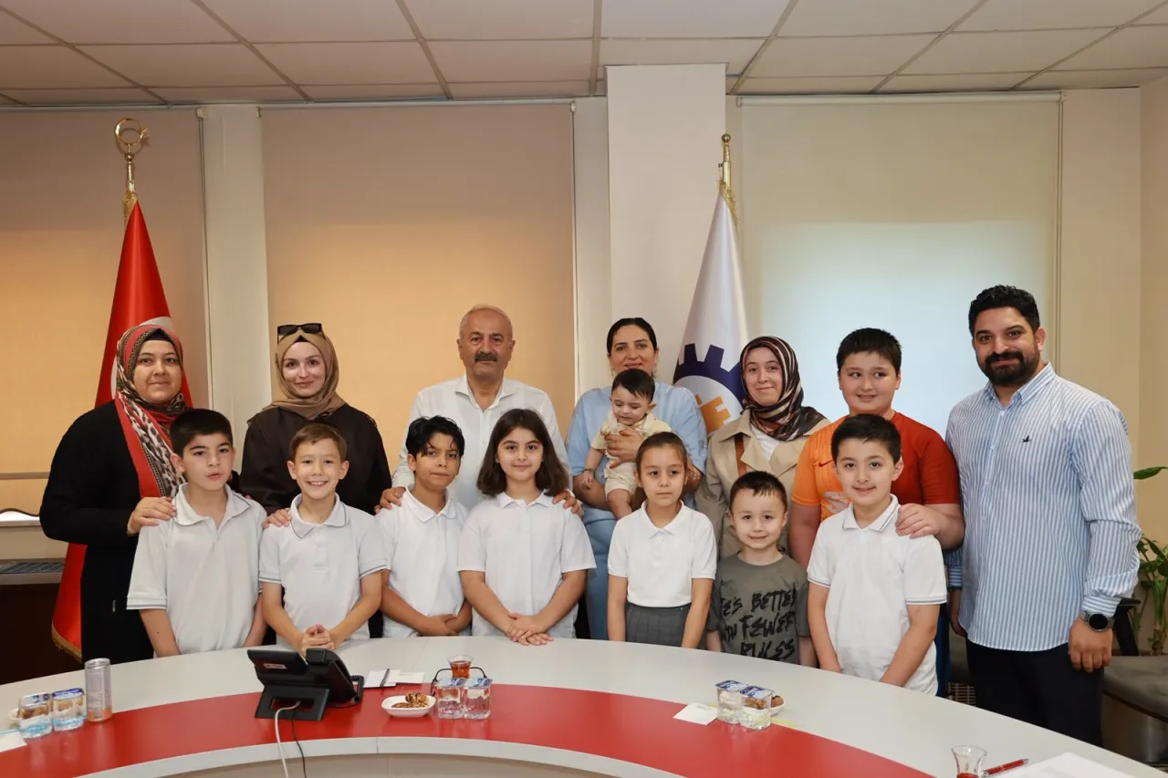 Gebze'de minik öğrencilerden Başkan Büyükgöz’ ziyaret