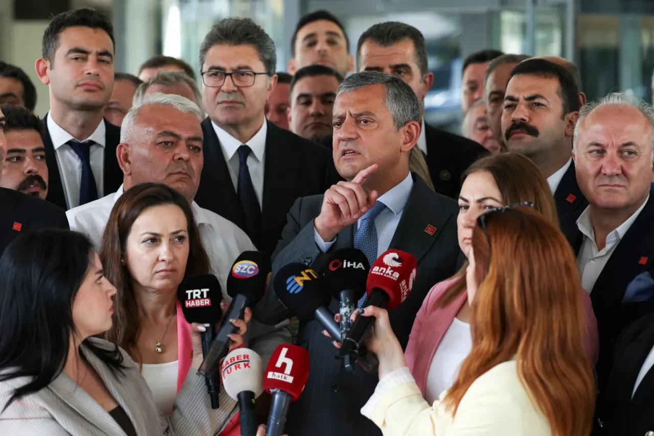 Özgür Özel’den 'butlan' tepkisi: "Tedbir kararı kurultayı engellemez"