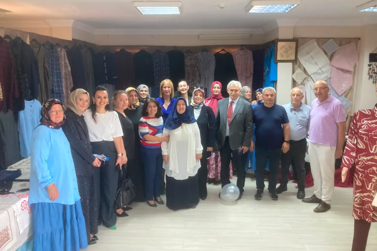 İZMEK'in yıl sonu sergilerine büyük ilgi