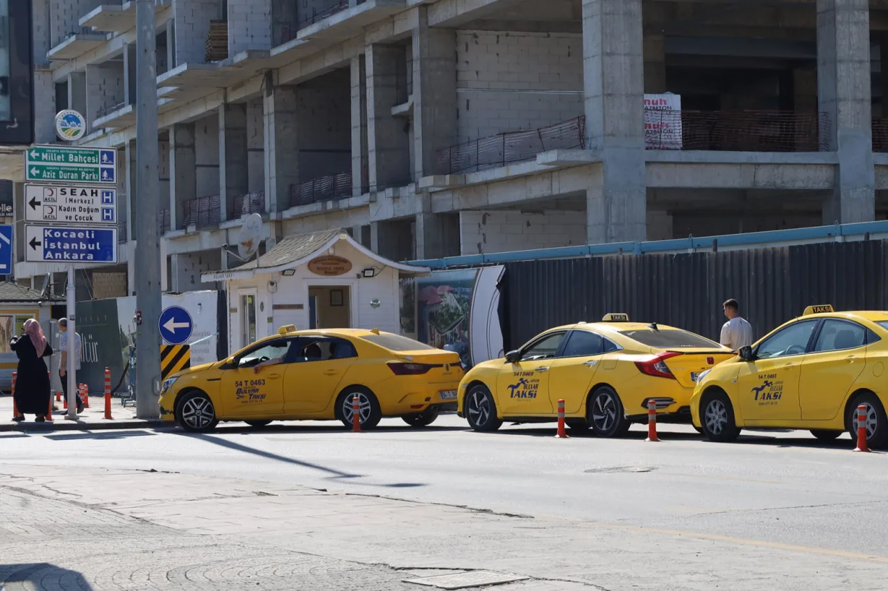 Sakarya'da taksi durakları tek tıkla görülebilecek