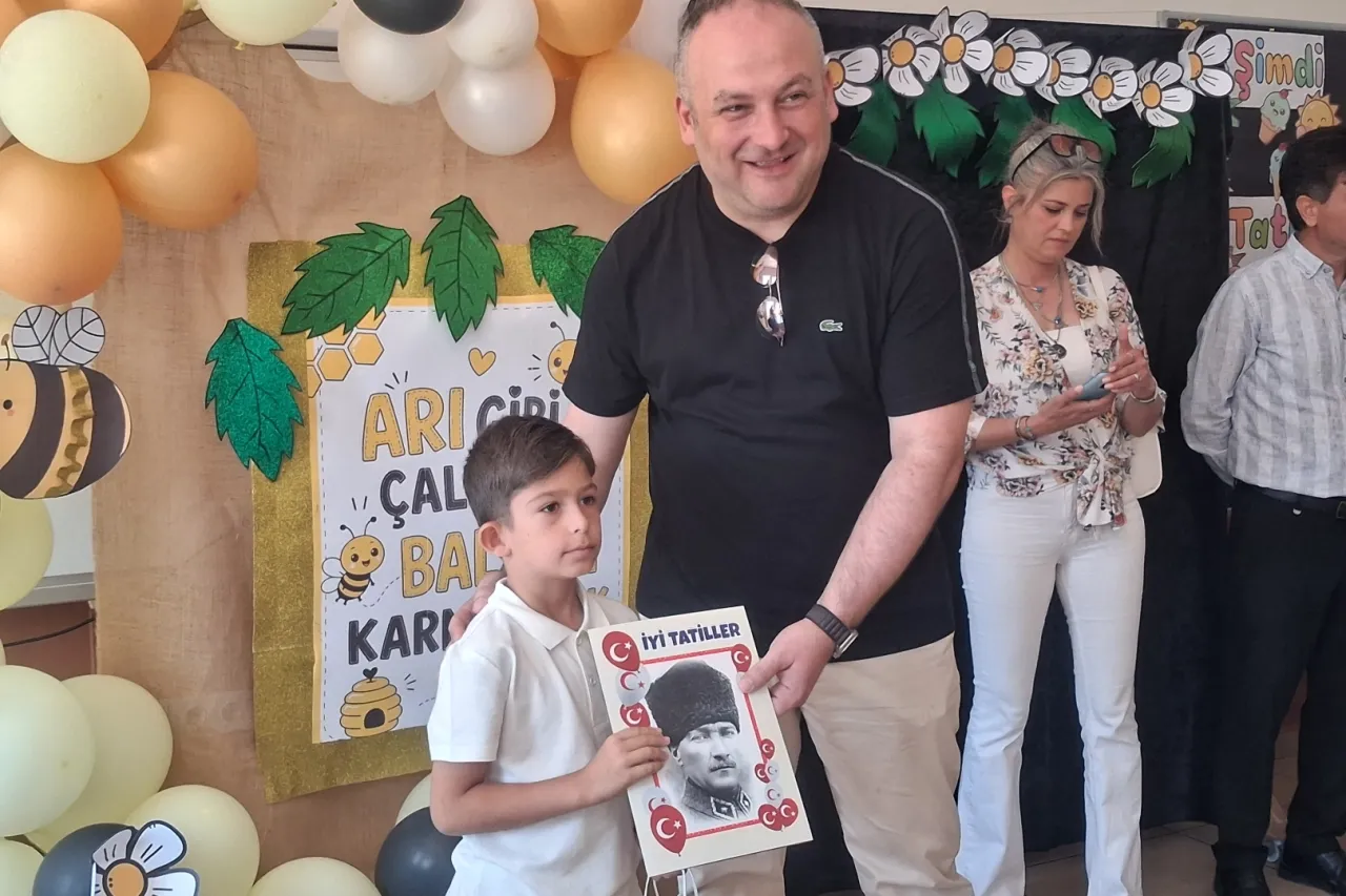 Öğrenciler karnelerine kavuştular