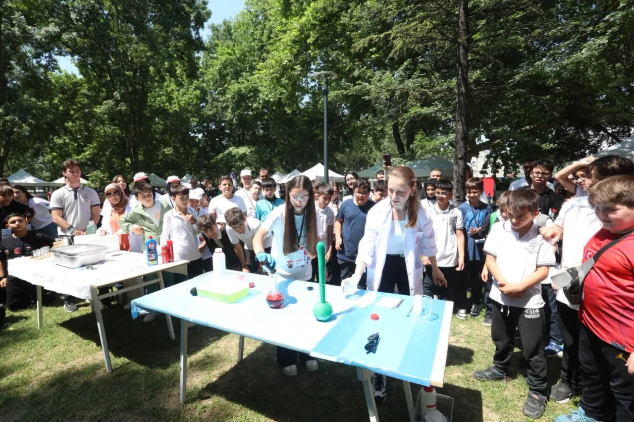 Bursa İnegöl’de Tübitak 4006-C Bilim Festivali coşkusu