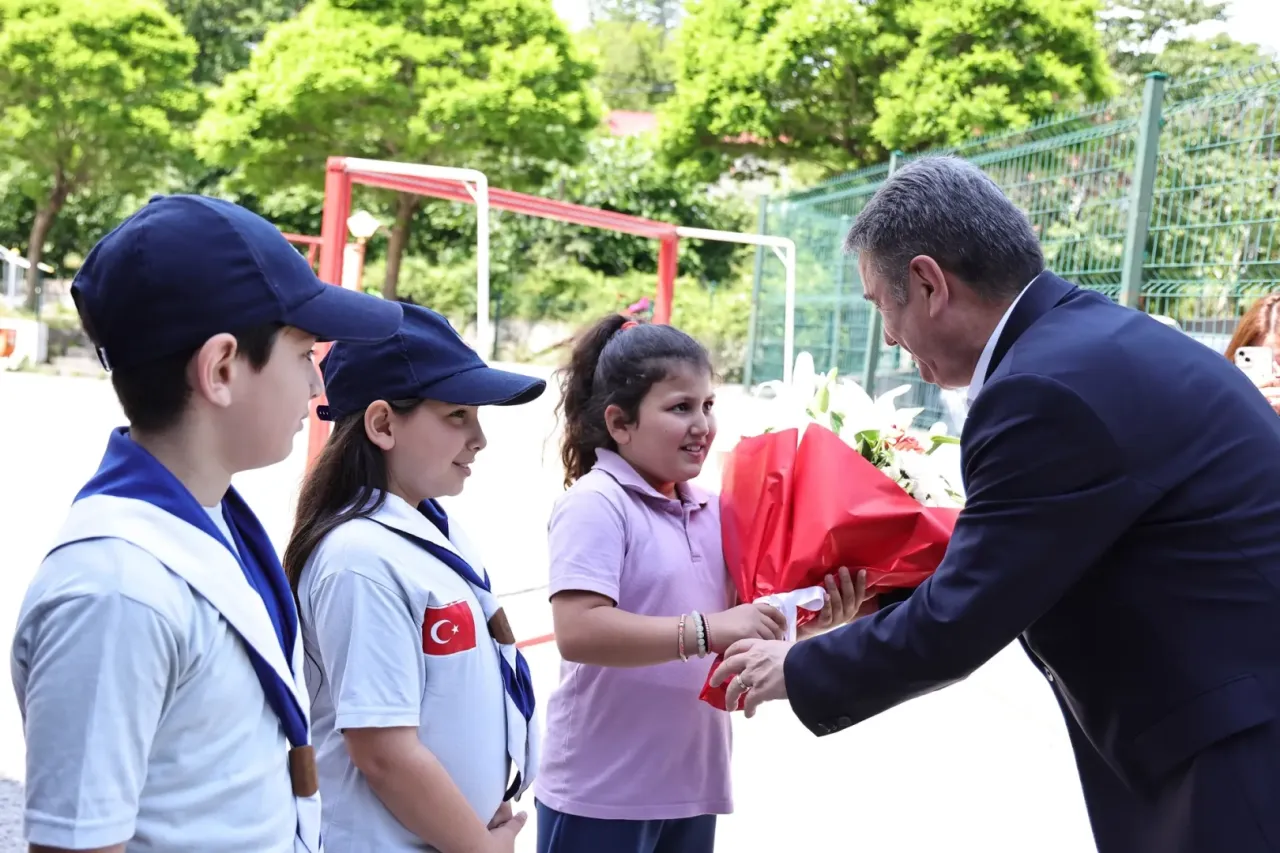 Zonguldak'ta Başkan Erdem öğrencilerle buluştu