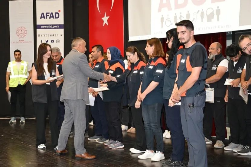 Bursa’da özel gereksinimli bireyler için 'Afet Yönetimi Projesi' tamamlandı