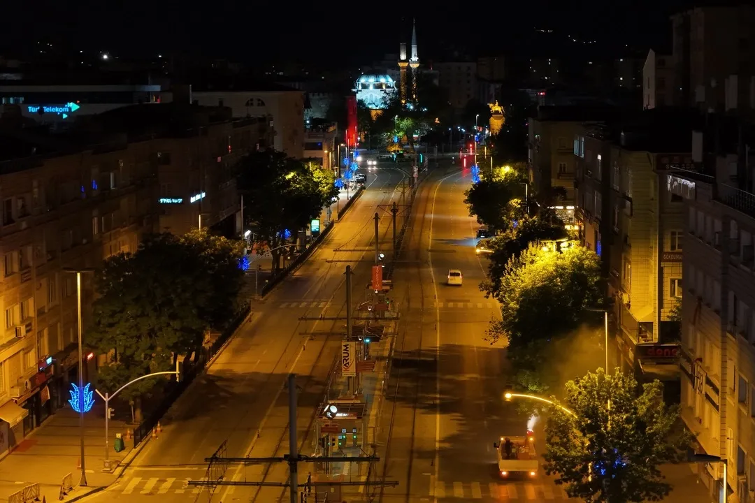 Kayseri Büyükşehir'de gece mesaisi