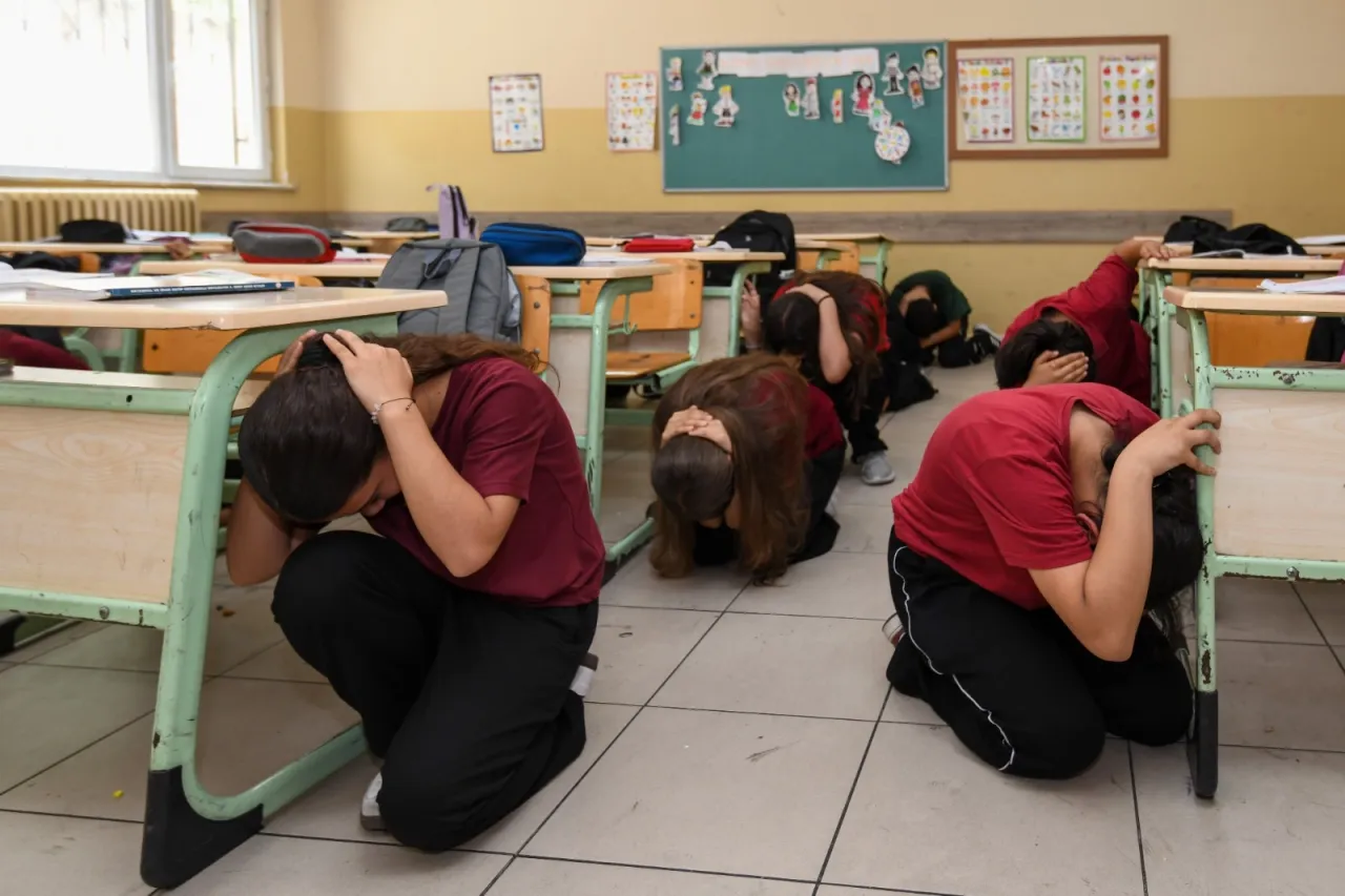 Bursa Osmangazi okullarda afet bilinci eğitimi