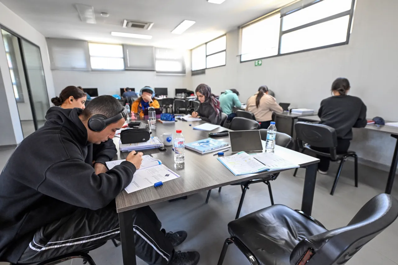 Mersin’de okuma salonları gençlere eğitimde destek sunuyor