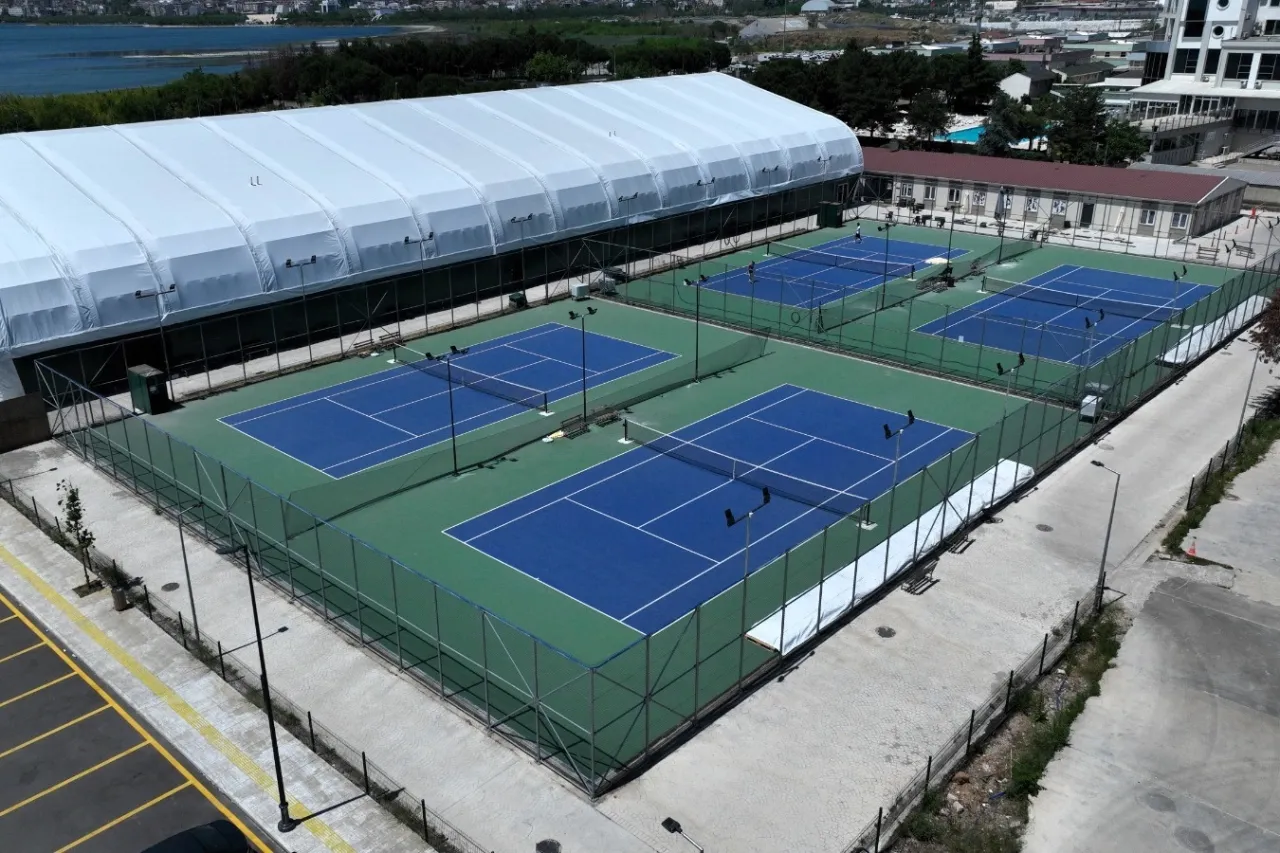 İzmit Tenis Spor Merkezi’ne 4 kapalı tenis kortu