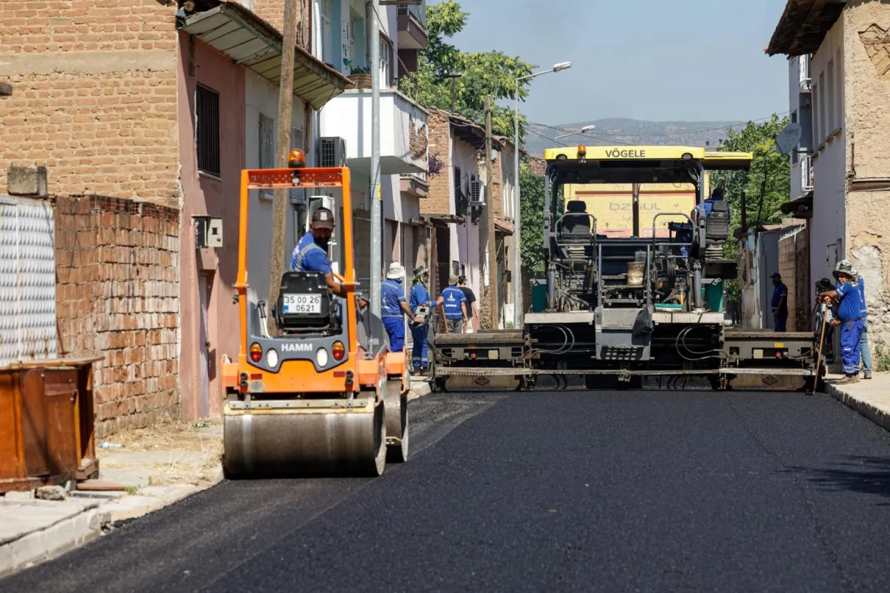 İzmir Büyükşehir’den Küçük Menderes’te yol yenileme hamlesi