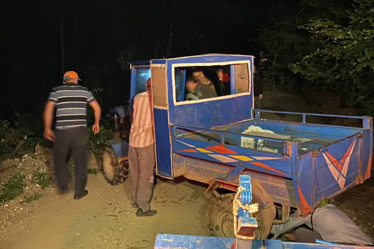 Düzce Yığılca’da pat pat şarampole uçtu!