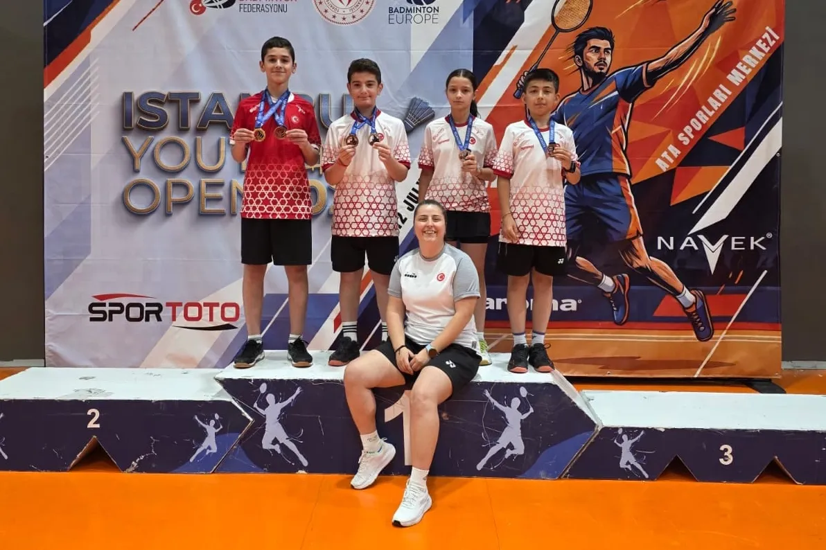 Bursa Büyükşehirli badmintonculardan 6 madalya