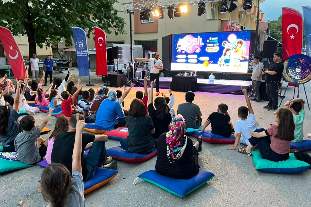 Bursa Orhaneli'de MobilFest ile bilim dolu gece