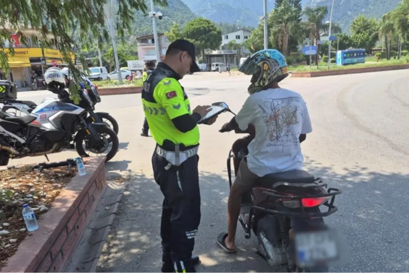 Antalya'da motosiklet denetimi: Bir haftada 4 bin 150 sürücü kontrol edildi