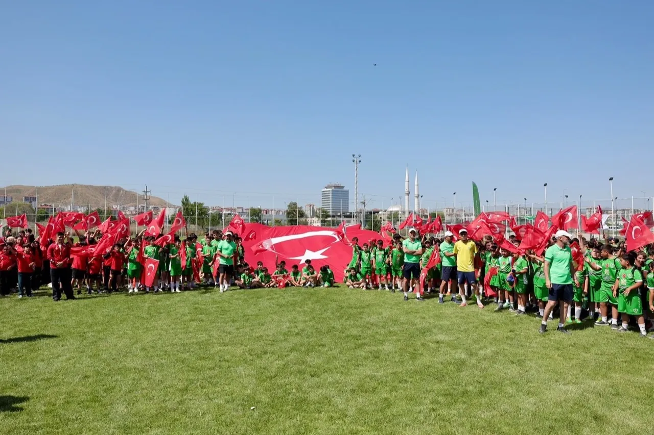Kayseri Şeker'in yaz okulu 14'üncü kez kapılarını açtı