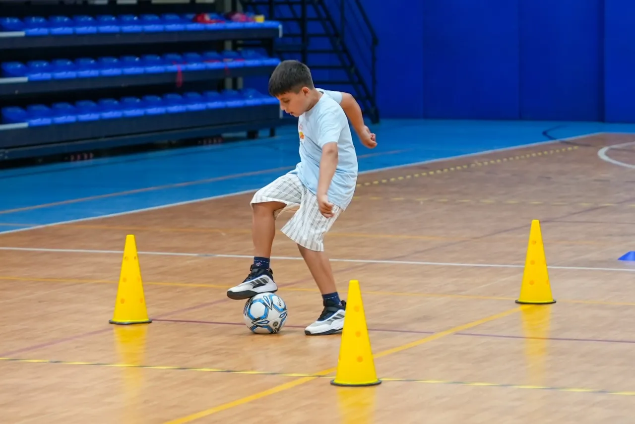 İstanbul Maltepe'de futsal ve masa tenisi dersleri başladı