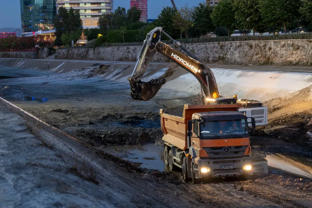 İZSU’dan Manda Çayı’nda temizlik seferberliği