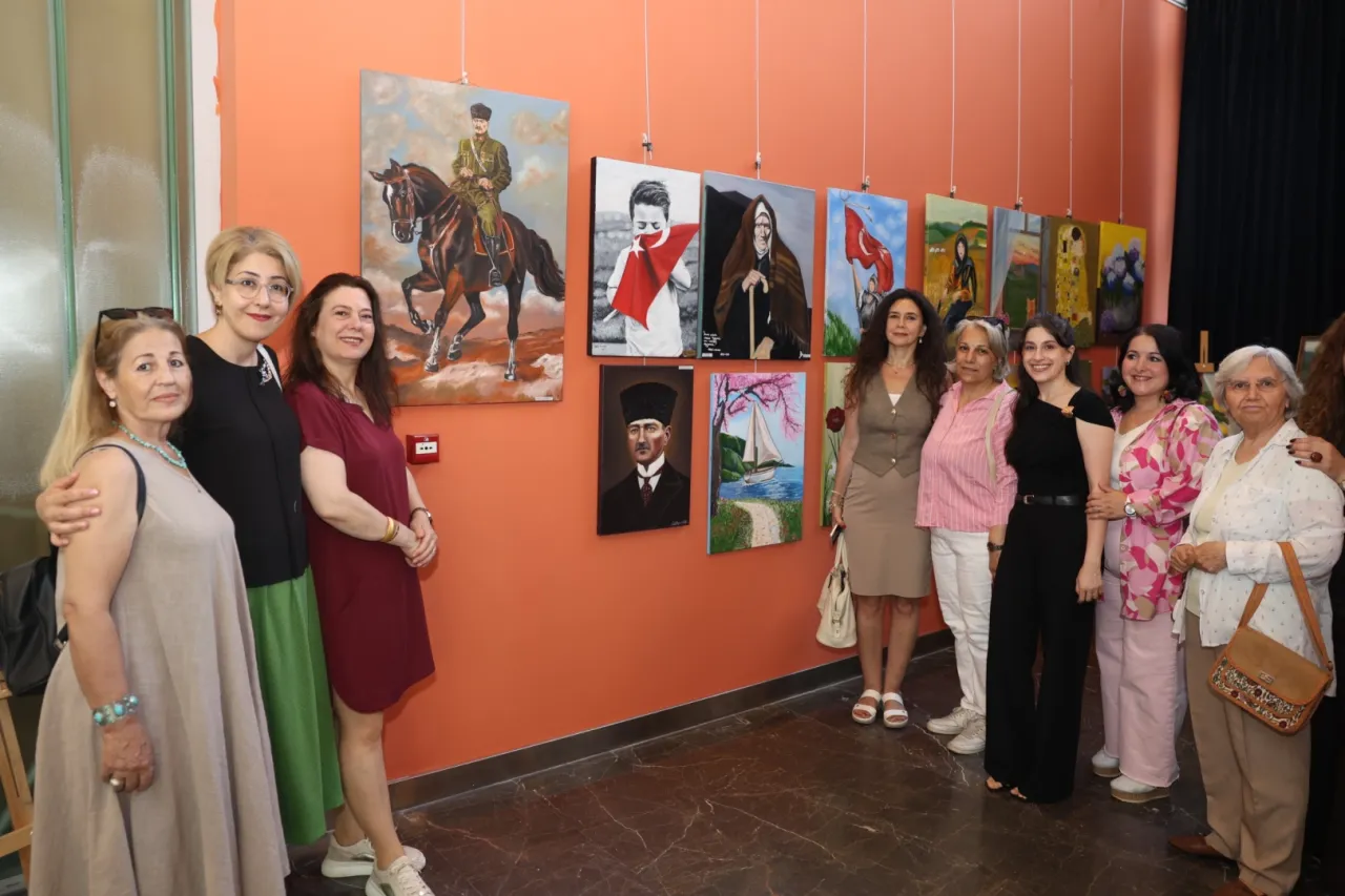 OSMEK kursiyerlerinin bir yıllık emeği sergiye dönüştü