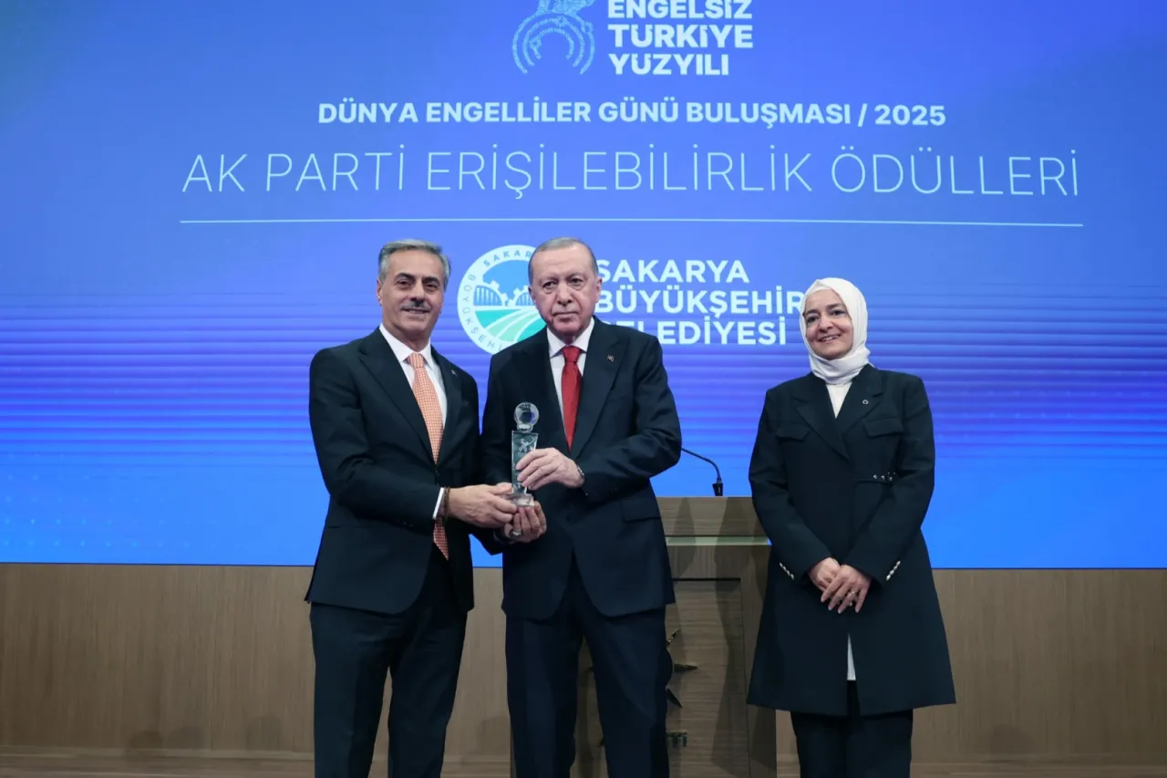 Sakarya’nın toplu taşımada engelleri kaldıran uygulamasına Cumhurbaşkanı Erdoğan’dan ödül