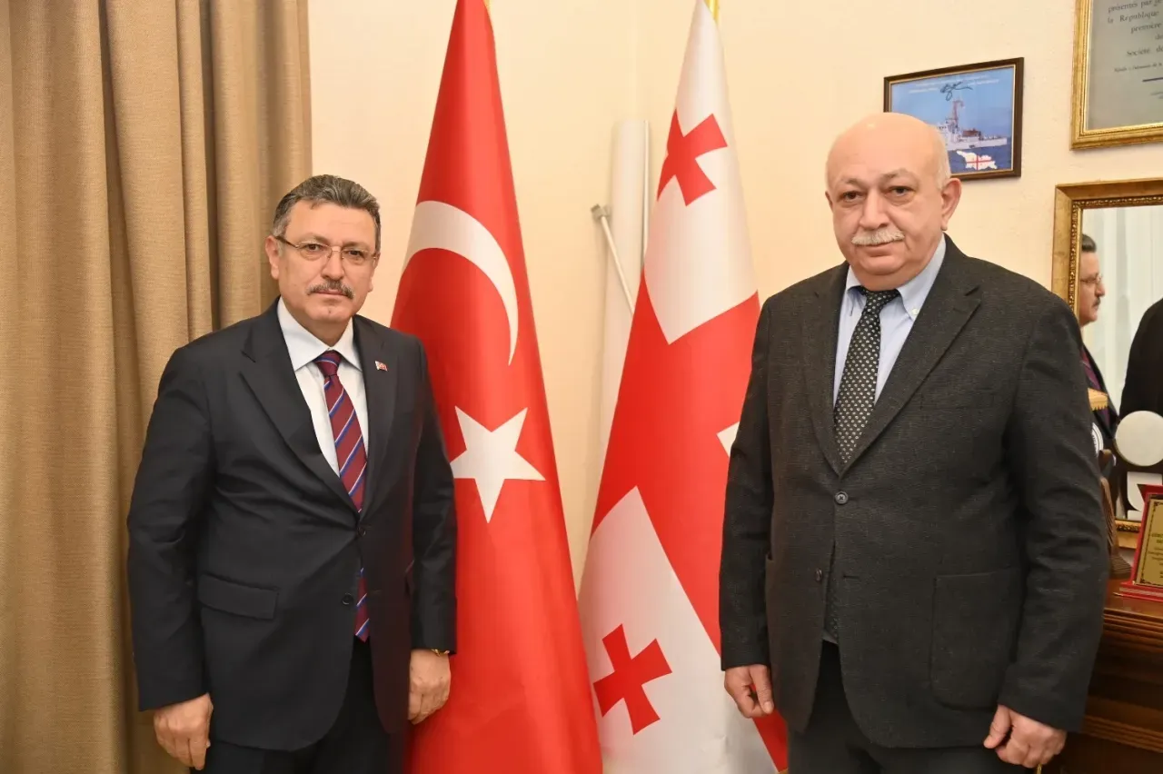 Trabzon'da Başkan Genç’ten Gürcistan Başkonsolosluğu'na taziye ziyareti
