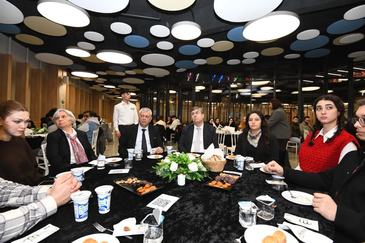 Bursa Osmangazi’de gençlerle birlikte geleceğe bakış