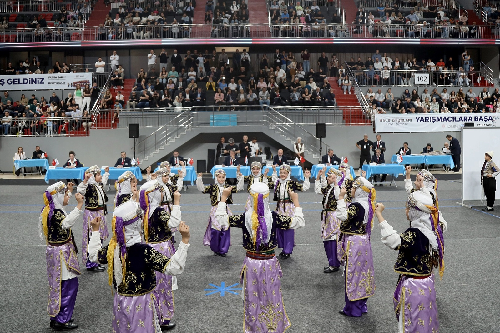 Gaziantep’te kültür rüzgarı... Halk Oyunları Bölge Şampiyonası büyük ilgi gördü