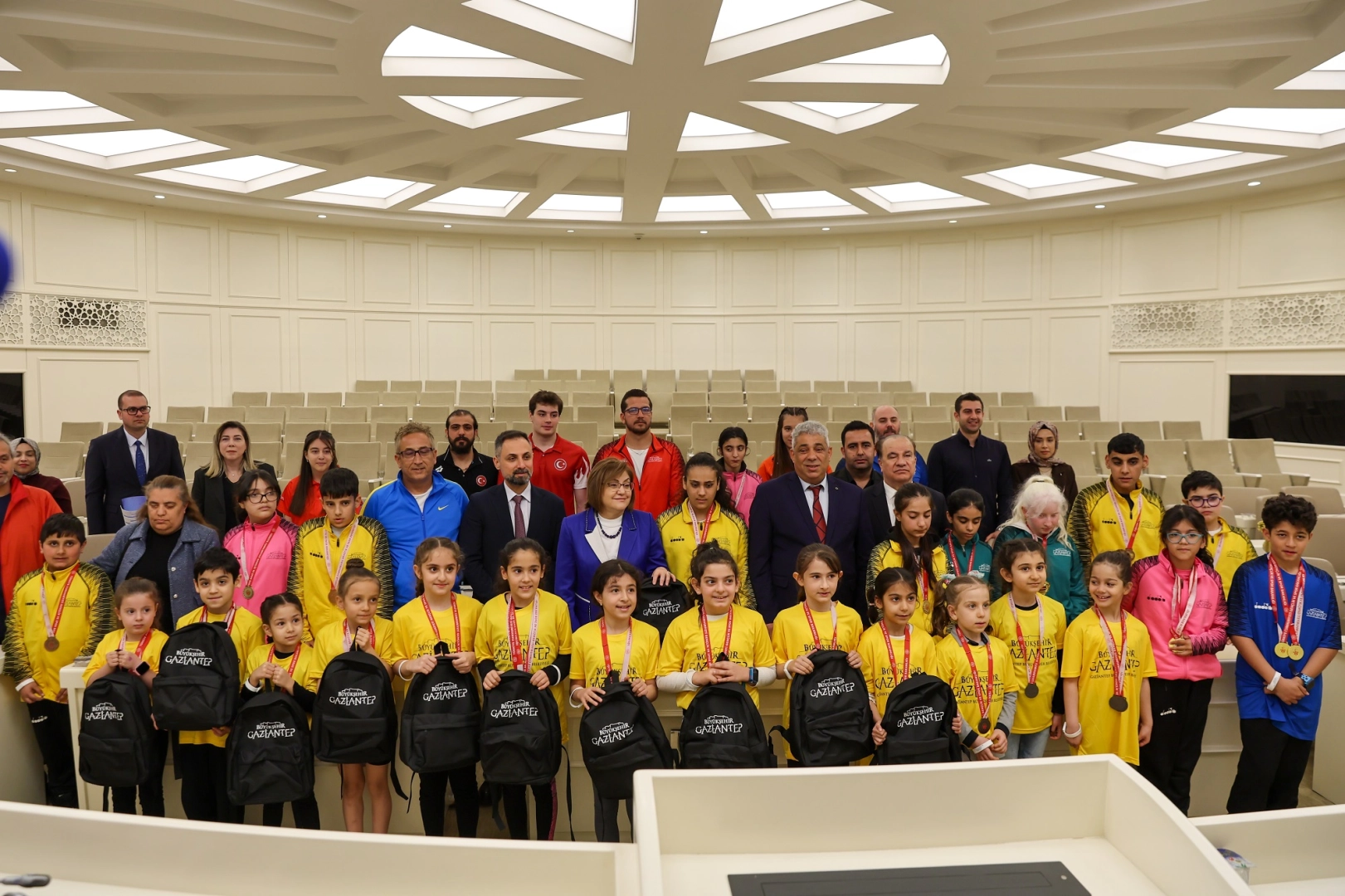 Gaziantep'te Başkan Şahin sporcularla bir araya geldi